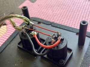 投稿についてもっと詳しく サークルのスピーカーの端子の交換修理
