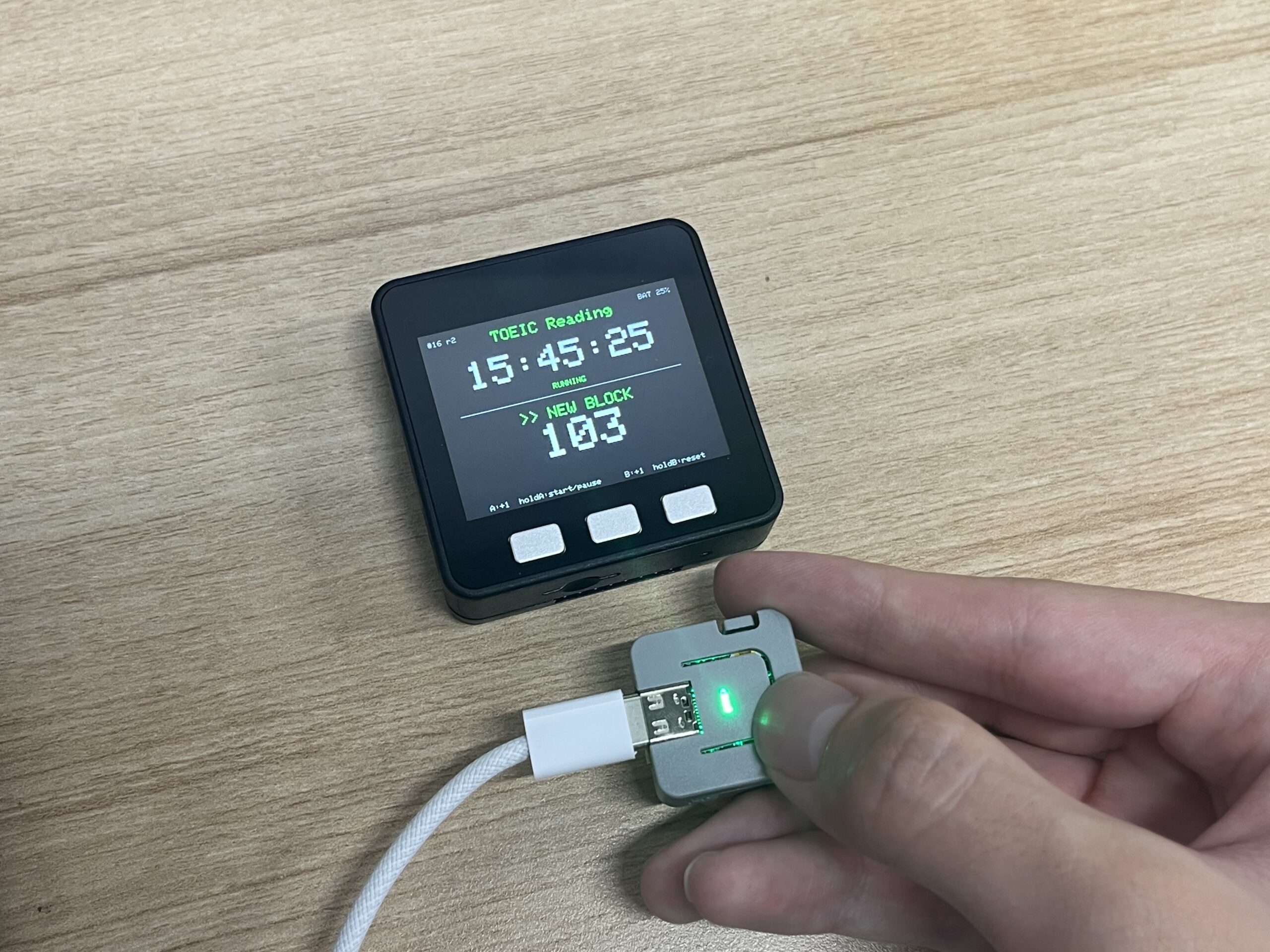 TOEIC練習時計とBLEリモコンの実機